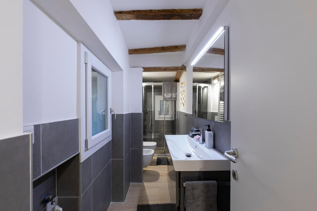 Luxury Suite In The Center I Private Patio & Kitchen Μπολόνια Εξωτερικό φωτογραφία